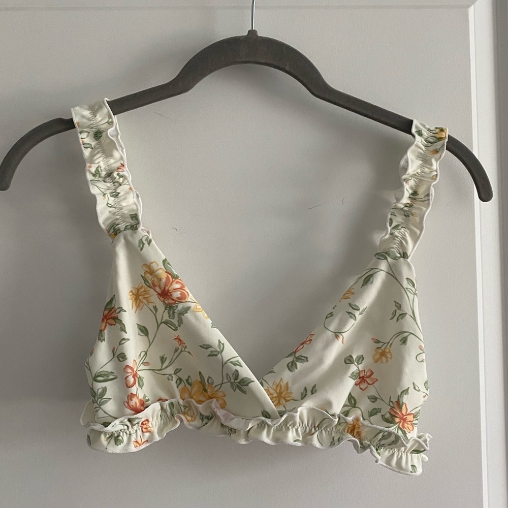 NWOT Lost & Wander Cream Floral Bikini Set